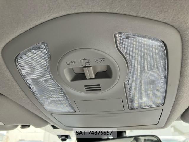 Toyota PRIUS ALPHA 2015-02 7562677-22