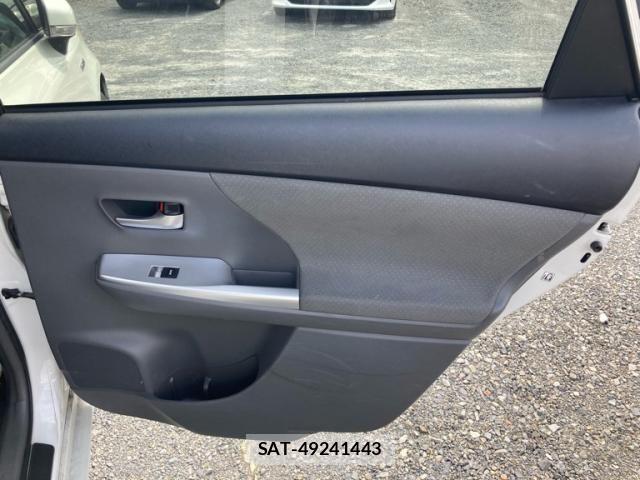 Toyota PRIUS ALPHA 2011-11 7562685-16