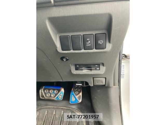 Toyota PRIUS ALPHA 2011-10 7562678-11