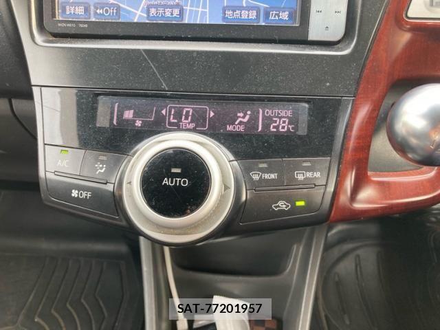 Toyota PRIUS ALPHA 2011-10 7562678-17