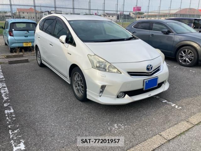 Toyota PRIUS ALPHA 2011-10 7562678-1