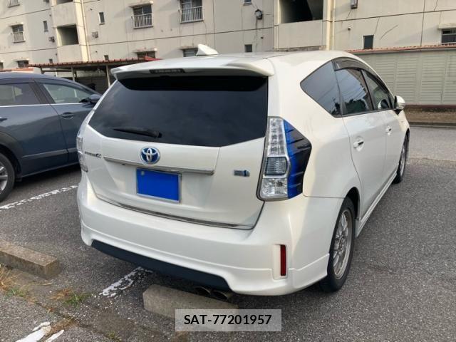 Toyota PRIUS ALPHA 2011-10 7562678-3