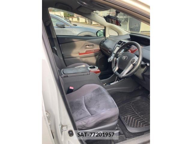 Toyota PRIUS ALPHA 2011-10 7562678-8