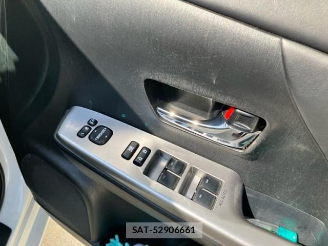Toyota PRIUS ALPHA 2017-01 7562676-14