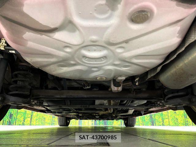 Toyota PRIUS ALPHA 2012-10 7619384-19