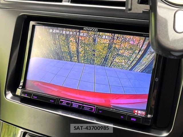 Toyota PRIUS ALPHA 2012-10 7619384-3
