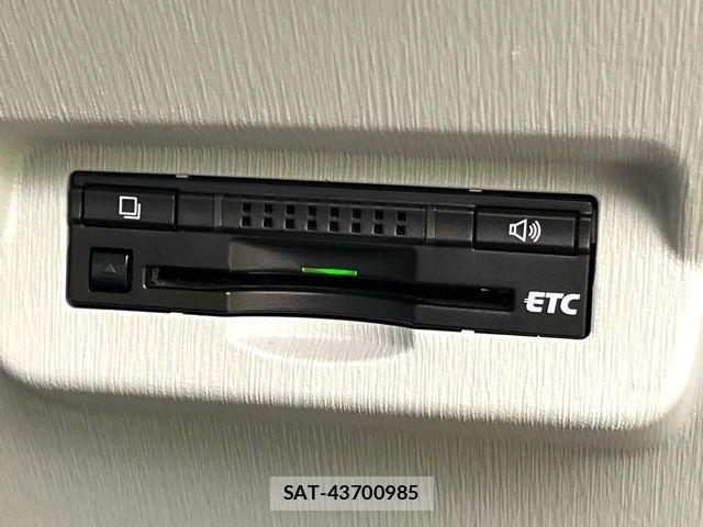 Toyota PRIUS ALPHA 2012-10 7619384-5