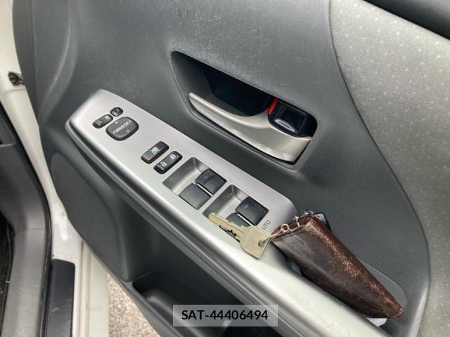Toyota PRIUS ALPHA 2012-01 7619382-10