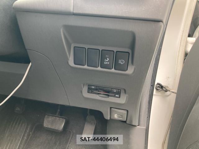 Toyota PRIUS ALPHA 2012-01 7619382-11