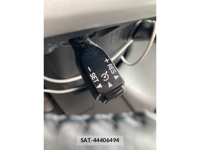 Toyota PRIUS ALPHA 2012-01 7619382-17