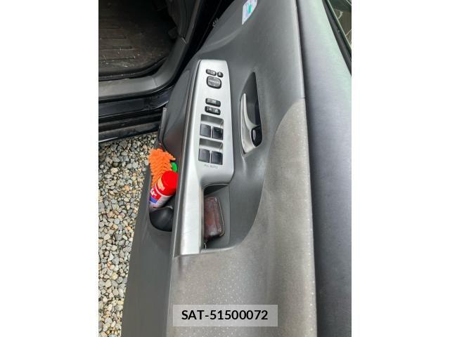 Toyota PRIUS ALPHA 2011-12 7619385-11