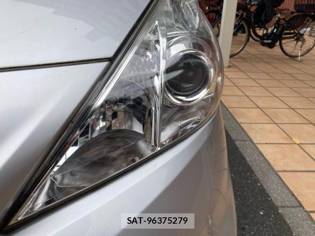 Toyota PRIUS ALPHA 2014-02 7619388-1