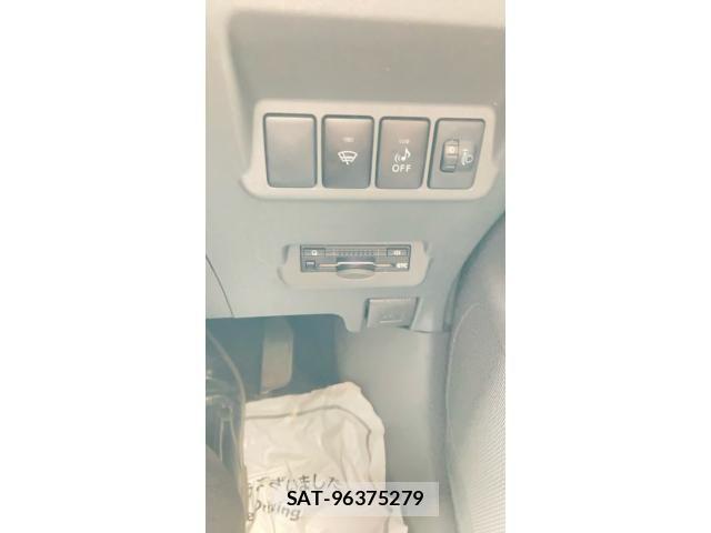 Toyota PRIUS ALPHA 2014-02 7619388-24
