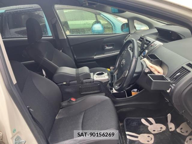 Toyota PRIUS ALPHA 2015-05 7619375-11