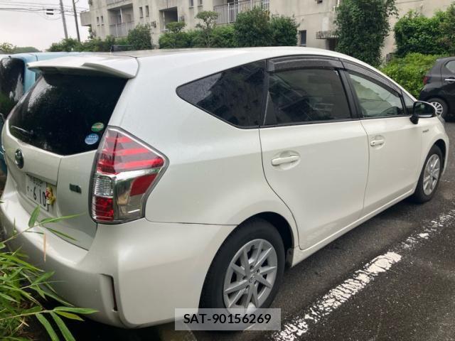 Toyota PRIUS ALPHA 2015-05 7619375-7