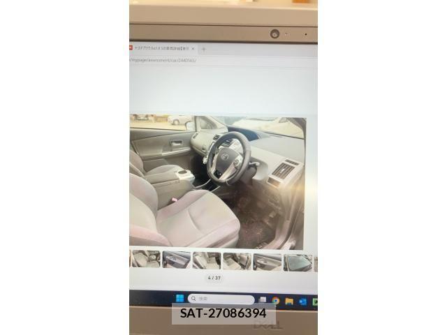 Toyota PRIUS ALPHA 2012-11 7619380-4