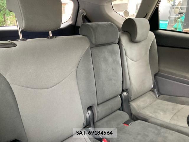 Toyota PRIUS ALPHA 2013-06 7619383-9