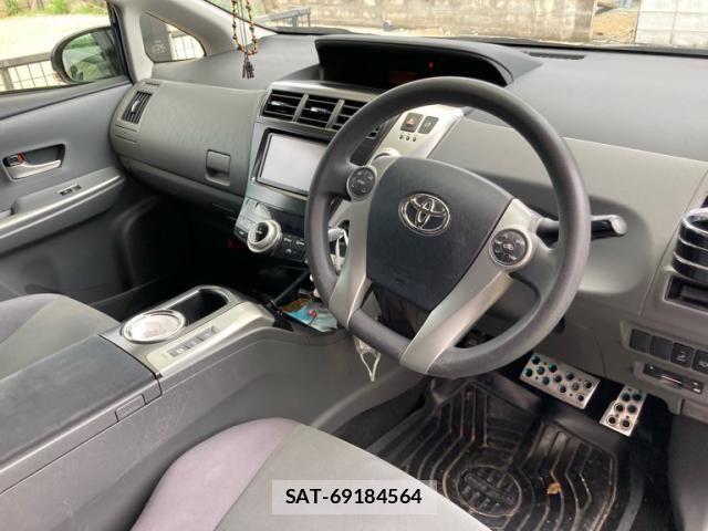 Toyota PRIUS ALPHA 2013-06 7619383-10