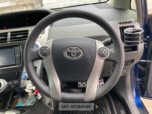 Toyota PRIUS ALPHA 2013-06 7619383-11