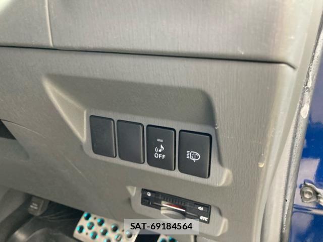 Toyota PRIUS ALPHA 2013-06 7619383-14
