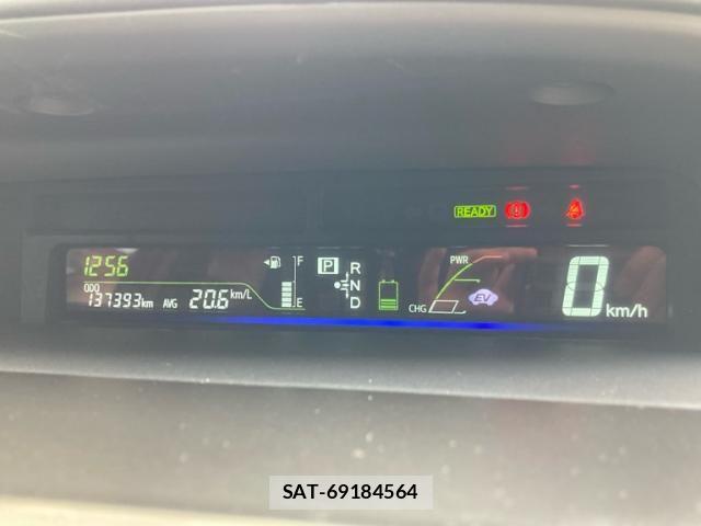 Toyota PRIUS ALPHA 2013-06 7619383-19