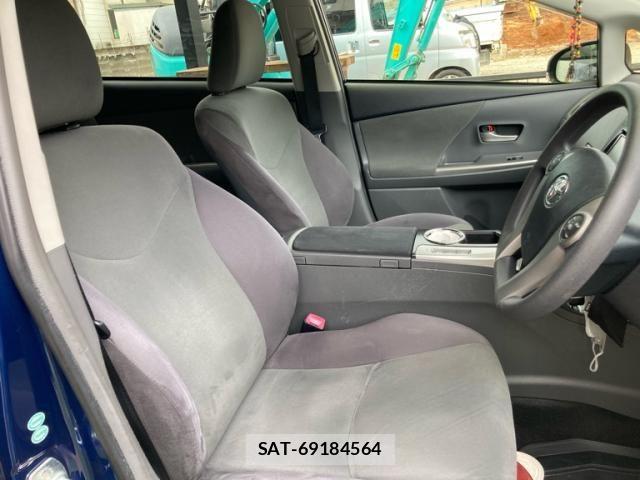 Toyota PRIUS ALPHA 2013-06 7619383-8