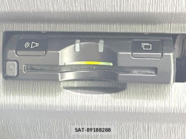 Toyota PRIUS ALPHA 2013-03 7619369-5
