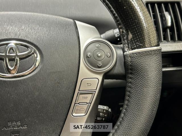 Toyota PRIUS ALPHA 2015-05 7619370-14