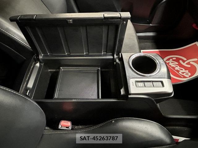 Toyota PRIUS ALPHA 2015-05 7619370-16