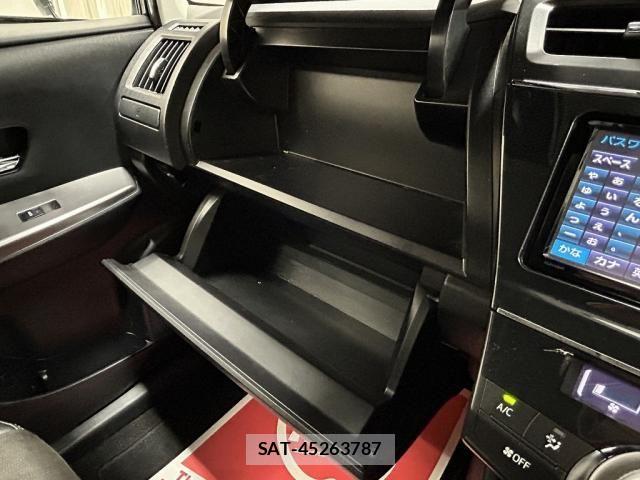 Toyota PRIUS ALPHA 2015-05 7619370-17