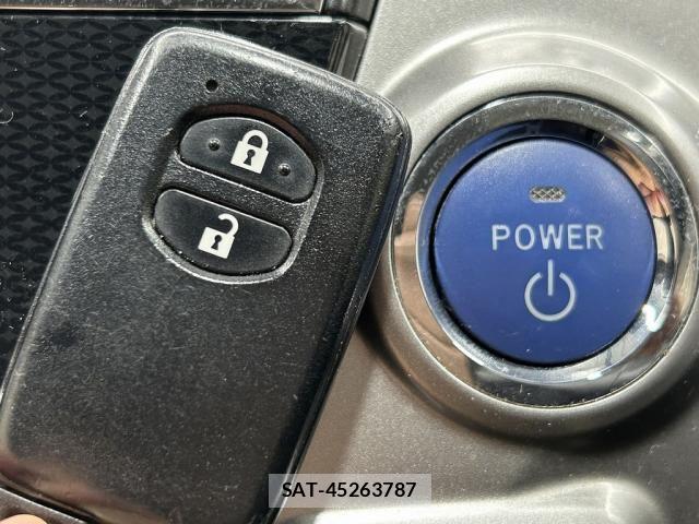 Toyota PRIUS ALPHA 2015-05 7619370-18