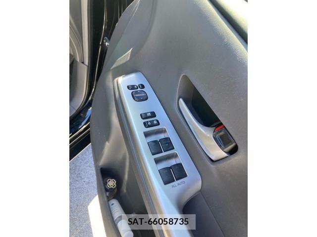 Toyota PRIUS ALPHA 2011-08 7619395-12
