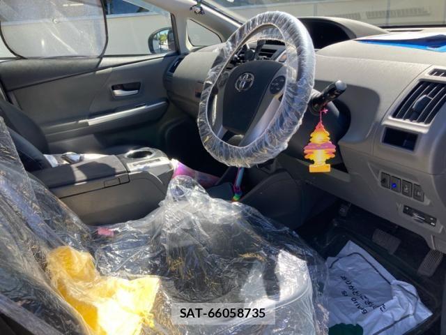 Toyota PRIUS ALPHA 2011-08 7619395-19