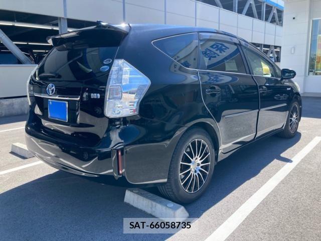 Toyota PRIUS ALPHA 2011-08 7619395-2