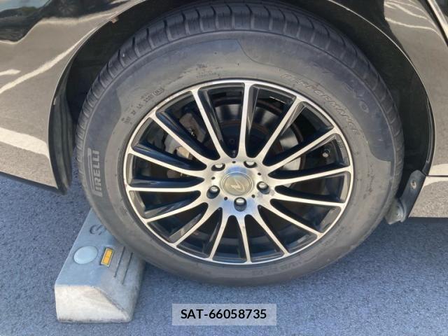 Toyota PRIUS ALPHA 2011-08 7619395-6