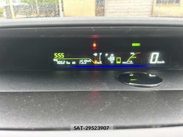 Toyota PRIUS ALPHA 2011-11 7619371-9