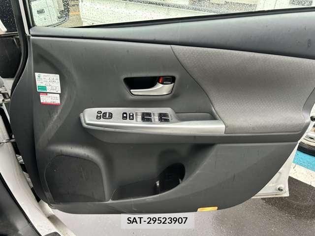 Toyota PRIUS ALPHA 2011-11 7619371-10