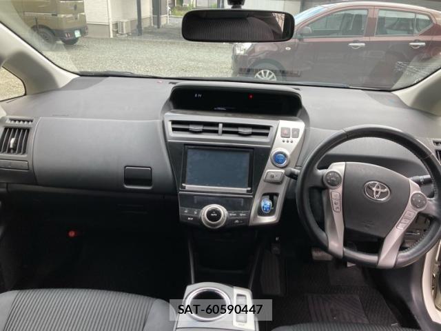 Toyota PRIUS ALPHA 2015-09 7619379-10