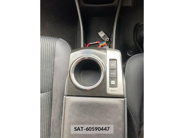Toyota PRIUS ALPHA 2015-09 7619379-18
