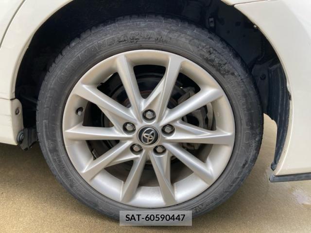 Toyota PRIUS ALPHA 2015-09 7619379-6