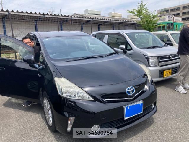 Toyota PRIUS ALPHA 2014-01 7619389-1