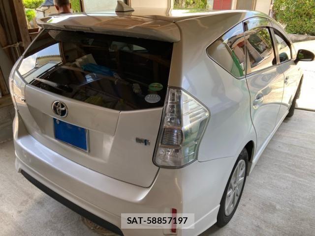 Toyota PRIUS ALPHA 2013-04 7619381-10