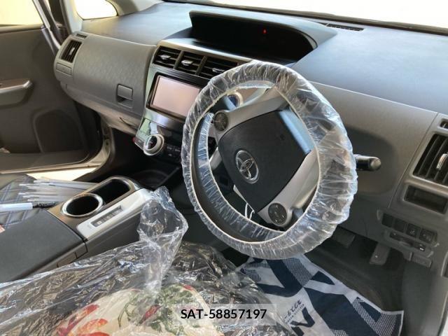 Toyota PRIUS ALPHA 2013-04 7619381-15