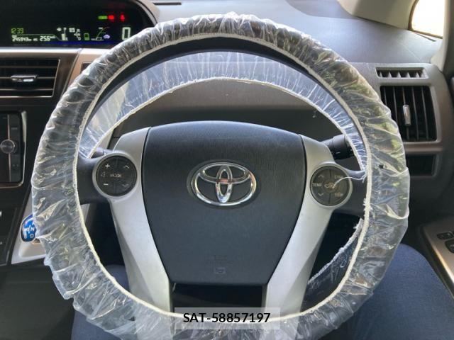 Toyota PRIUS ALPHA 2013-04 7619381-19
