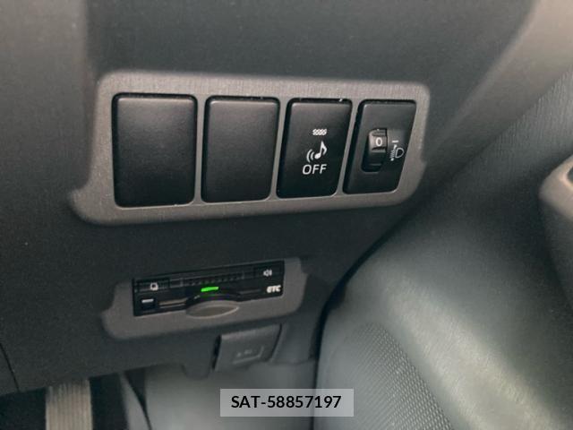 Toyota PRIUS ALPHA 2013-04 7619381-20