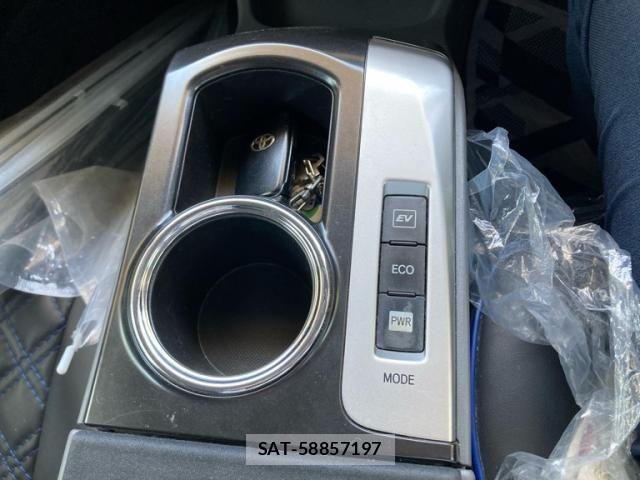 Toyota PRIUS ALPHA 2013-04 7619381-23