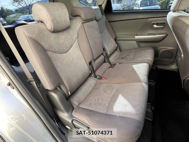 Toyota PRIUS ALPHA 2012-10 7619368-12