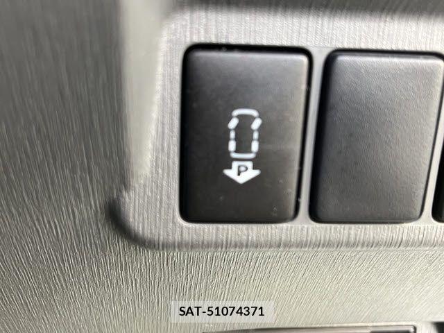 Toyota PRIUS ALPHA 2012-10 7619368-17