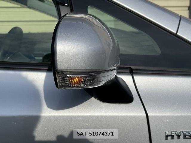 Toyota PRIUS ALPHA 2012-10 7619368-24