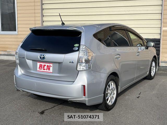 Toyota PRIUS ALPHA 2012-10 7619368-2